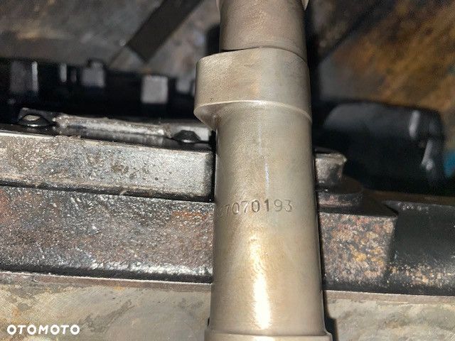 Wałek rozrządu 837070193 camshaft Sisu 620 oryginał - 4