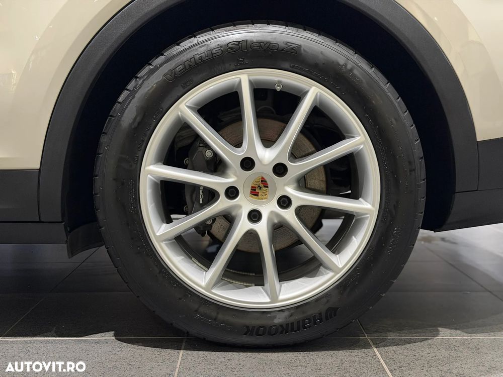 Porsche Cayenne Standard - 17