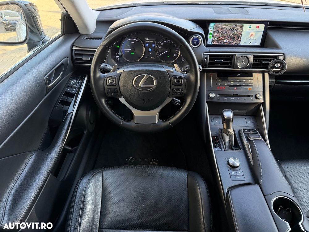Lexus Seria IS 300h Aut. Luxury - 11