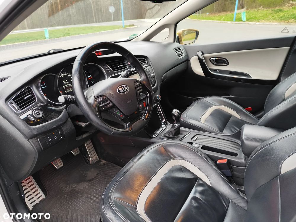 Kia Ceed 1.6 CRDi 128 ISG Dream Team Edition - 7