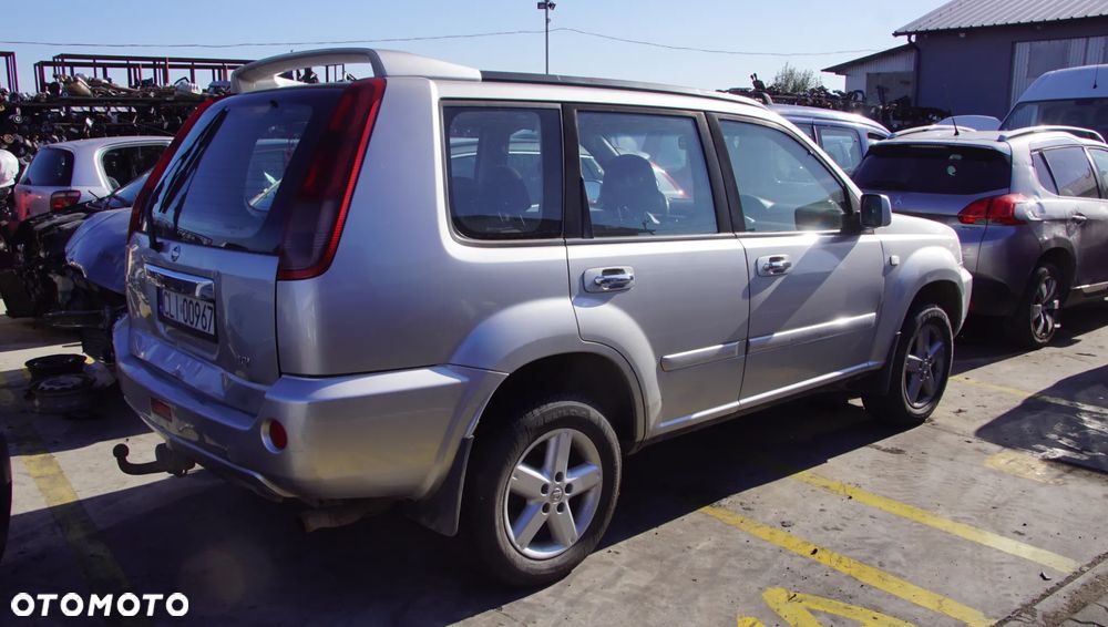 Auto na części - Nissan X-Trail I T30 2.2 DCI 136 KM YD22ETI 32010EQ068 KY0 2001R Silnik Skrzynia Drzwi Maska Klapa Zderzak Błotnik Lusterko Szyba Lampa Deska Kokpit Sterownik Moduł Czujnik Licznik Panel Kierownica - 3