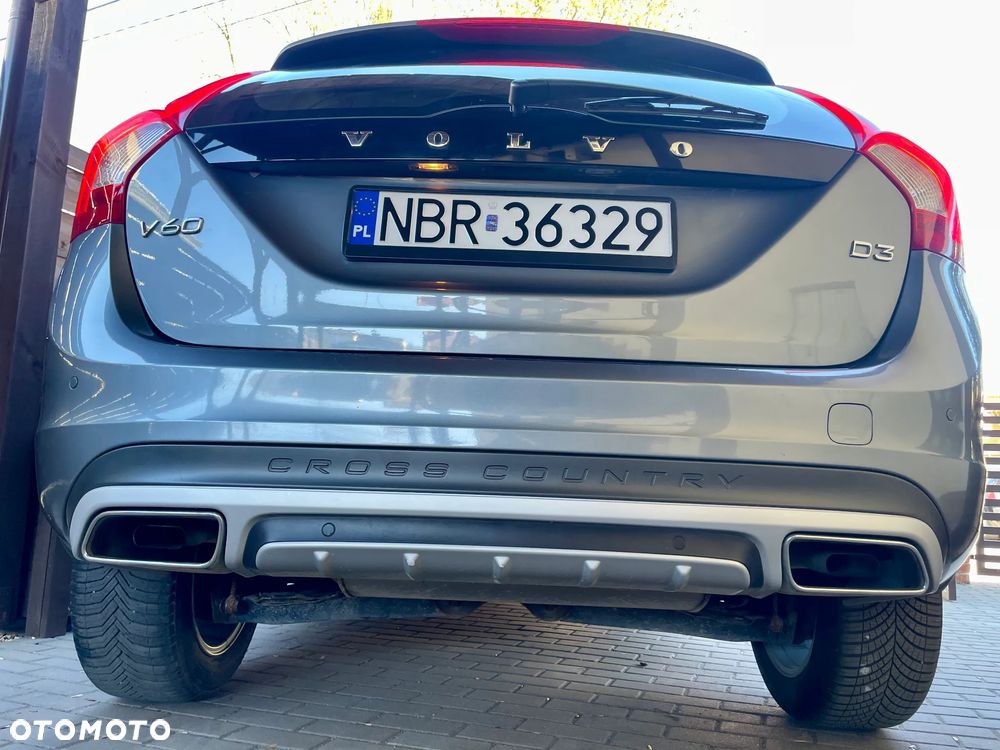 Volvo V60 Cross Country D3 Geartronic Momentum - 23