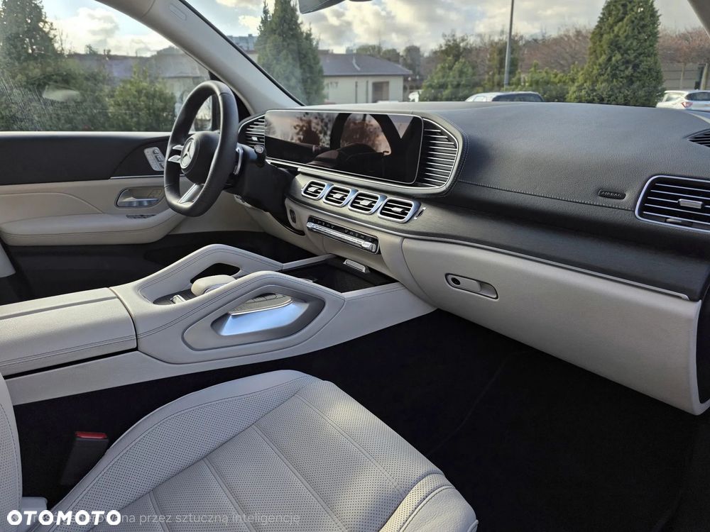 Mercedes-Benz GLS - 8