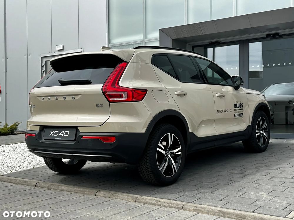 Volvo XC 40 B3 Plus Dark - 5