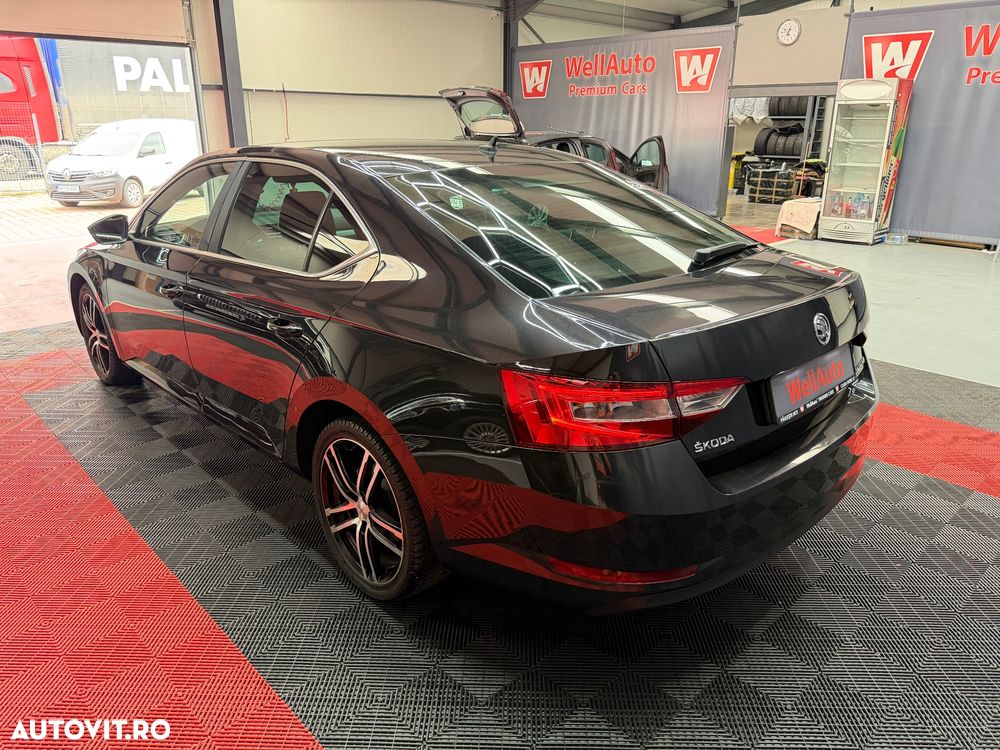 Skoda Superb 2.0 TDI DSG Style - 6