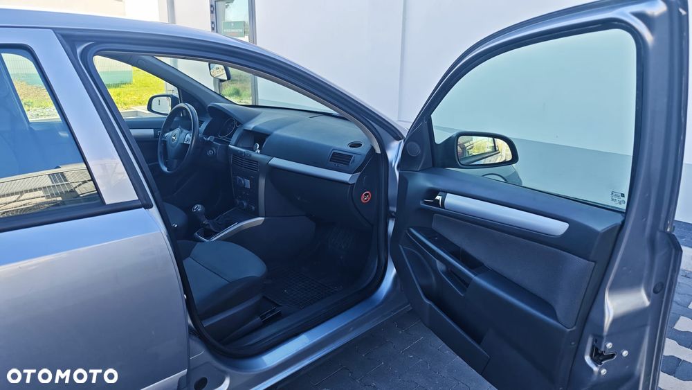 Opel Astra 1.6 - 9