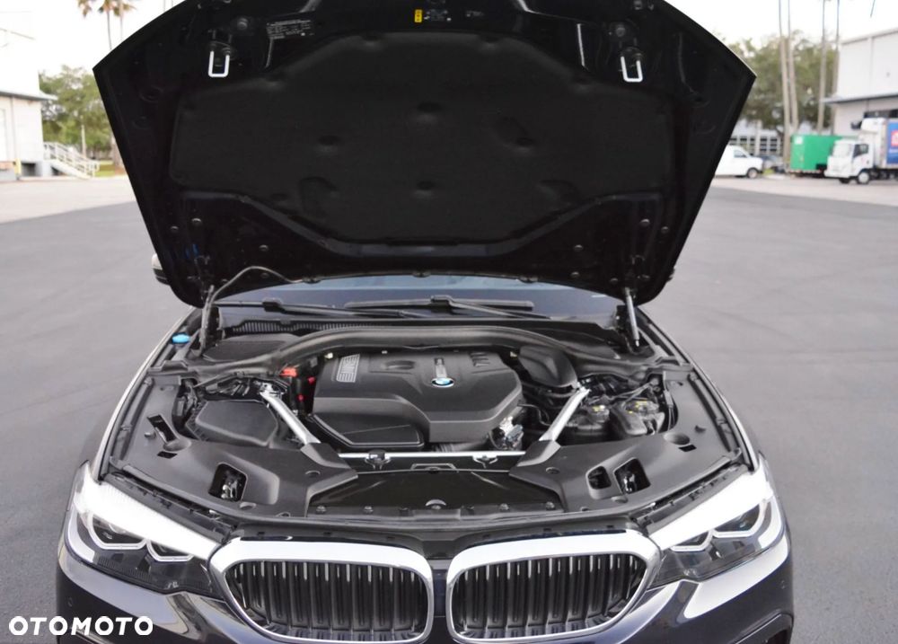 BMW Seria 5 530i GPF M Sport sport - 31