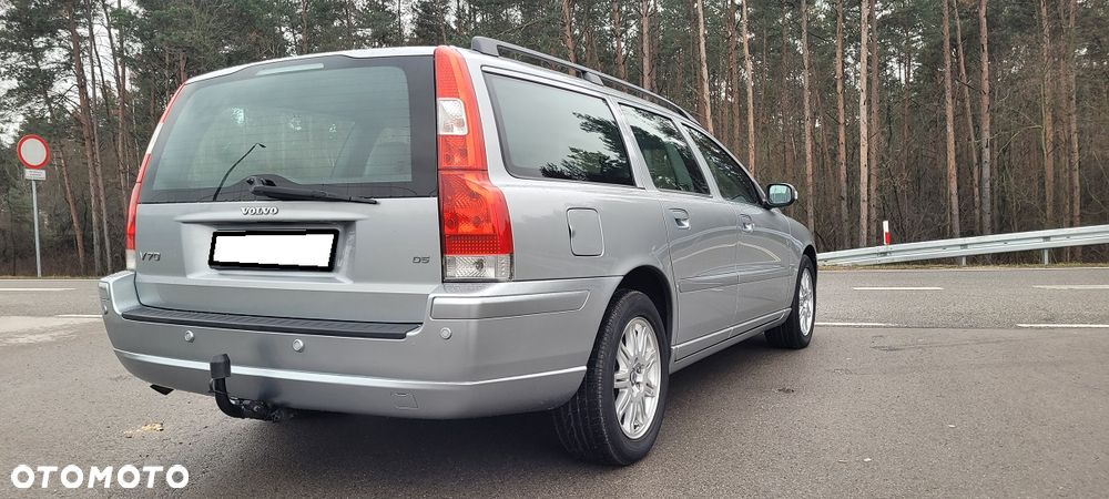 Volvo V70 D5 AWD Summum - 4