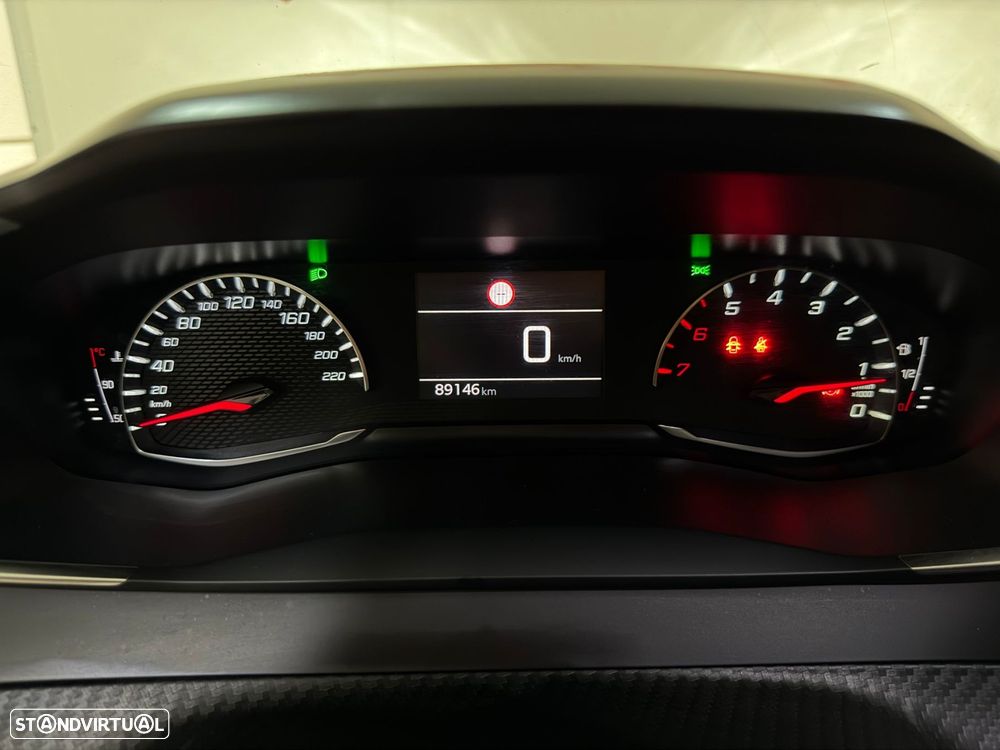 Peugeot 2008 1.2 PureTech Allure Pack - 22