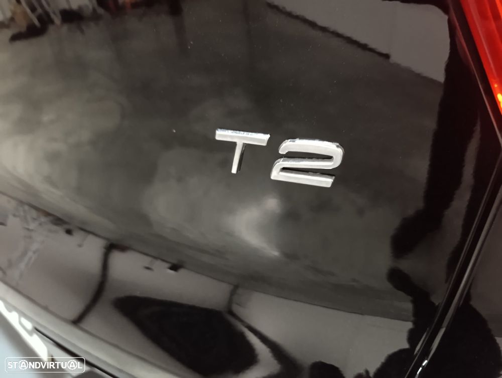 Volvo XC 40 1.5 T2 Momentum Geartronic - 33