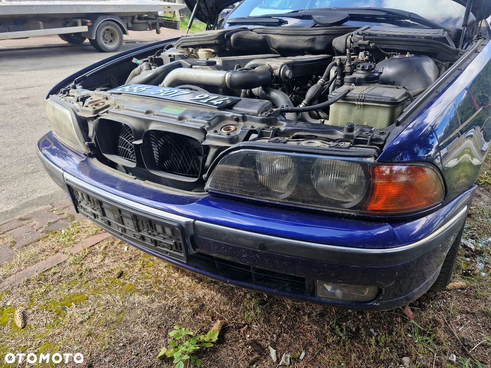 BMW E39- pojazd na części: maska, zderzak, drzwi, szyby, lusterka, chłodnica ... - 5