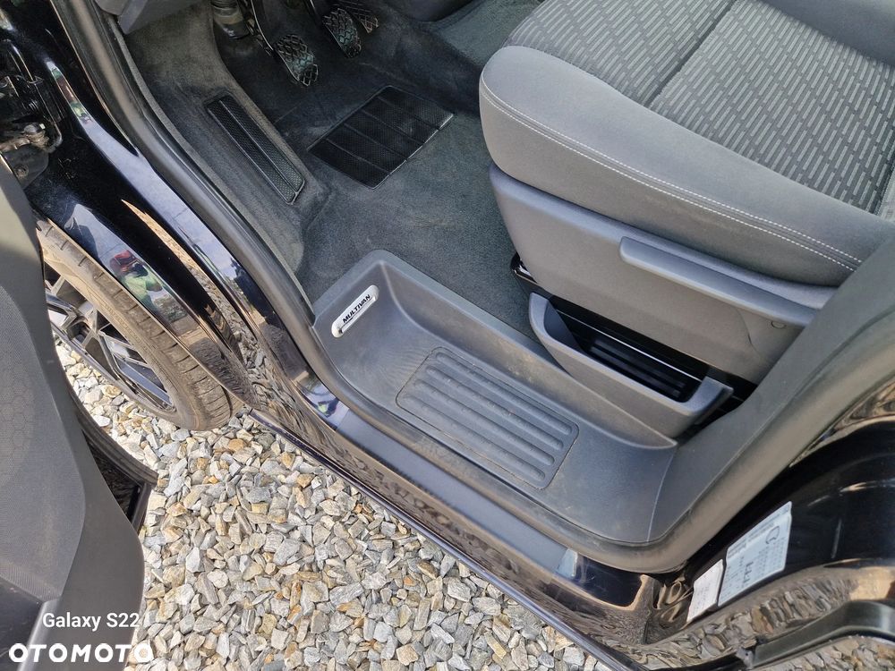 Volkswagen Multivan - 16