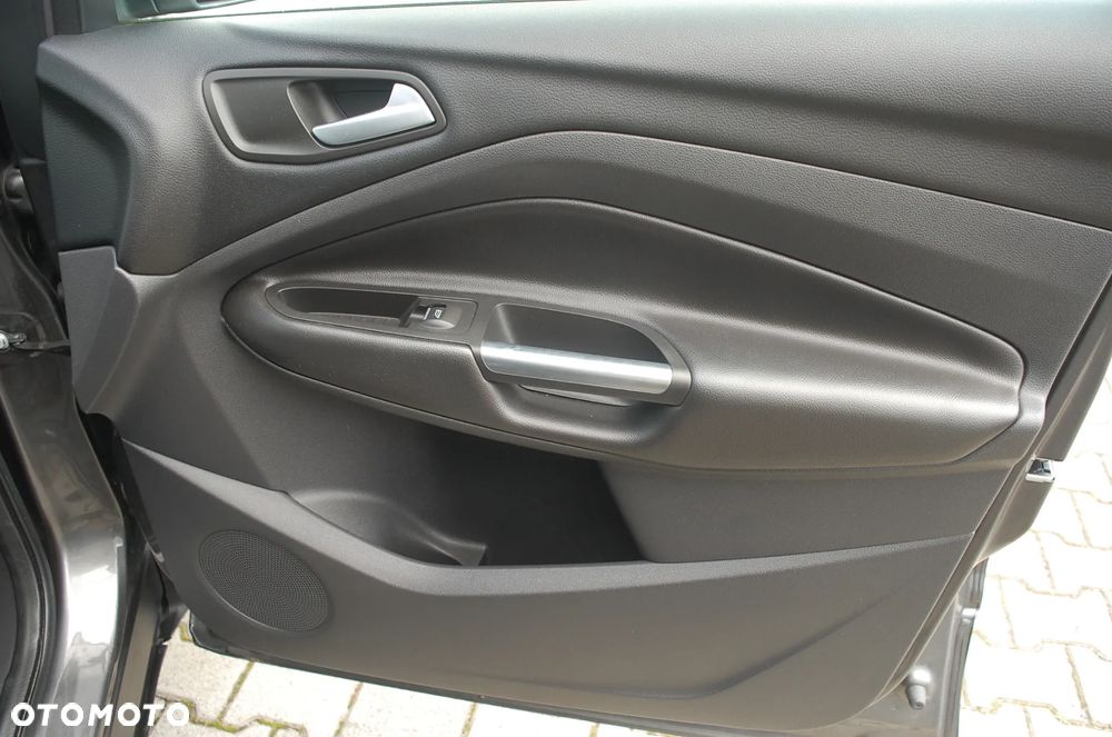 Ford Kuga 2.0 TDCi 4x4 Trend - 32