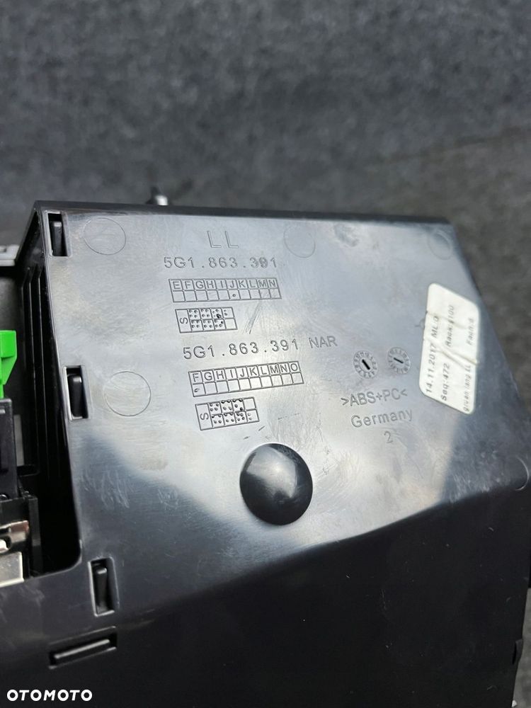 vw golf VII schowek aux usb 5G1863391 - 10