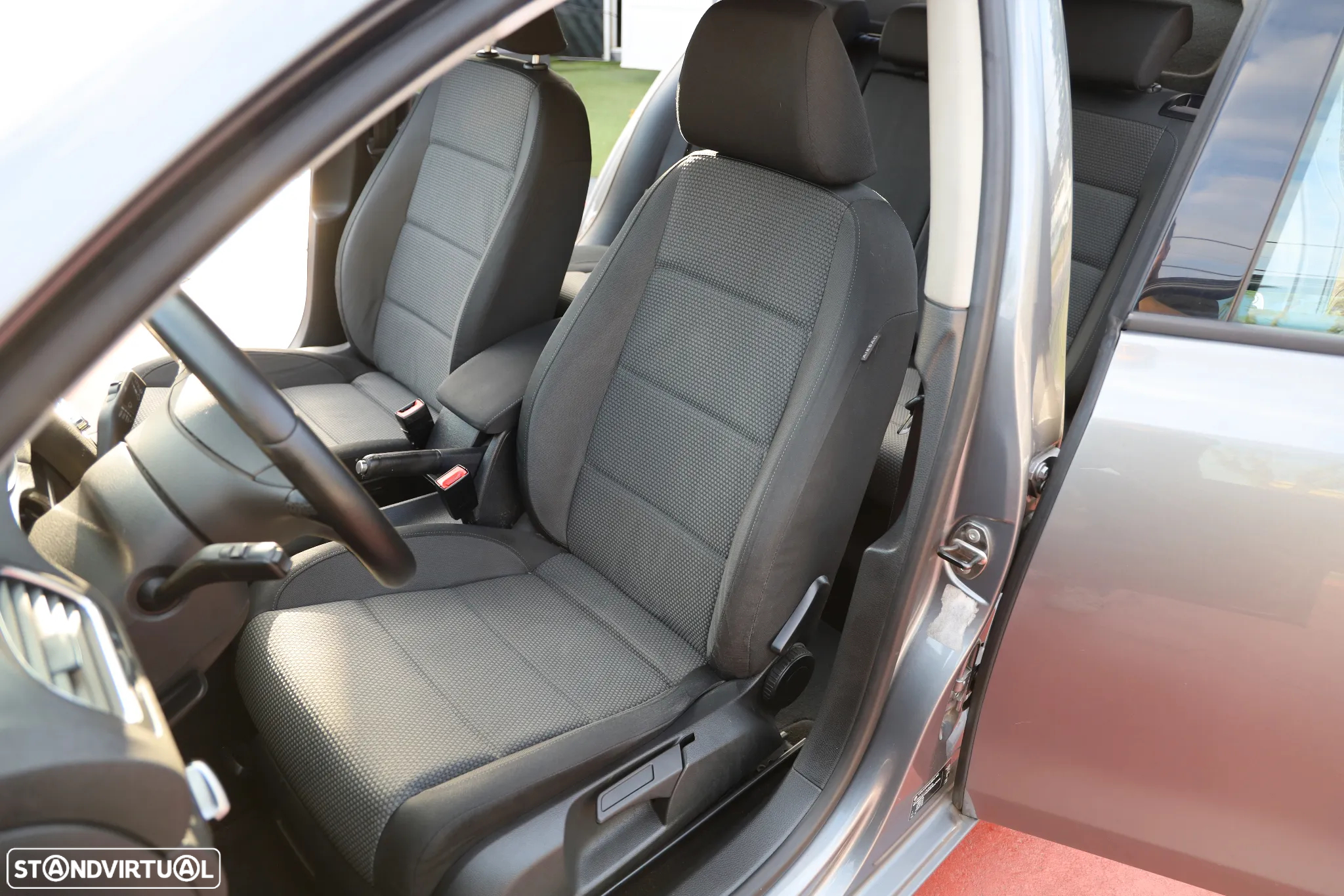 VW Golf 2.0 TDi Confortline - 15