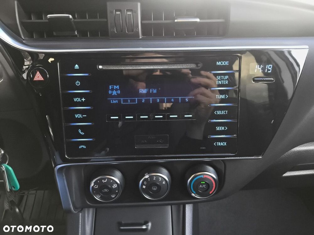 Toyota Corolla 1.6 Premium EU6 - 19