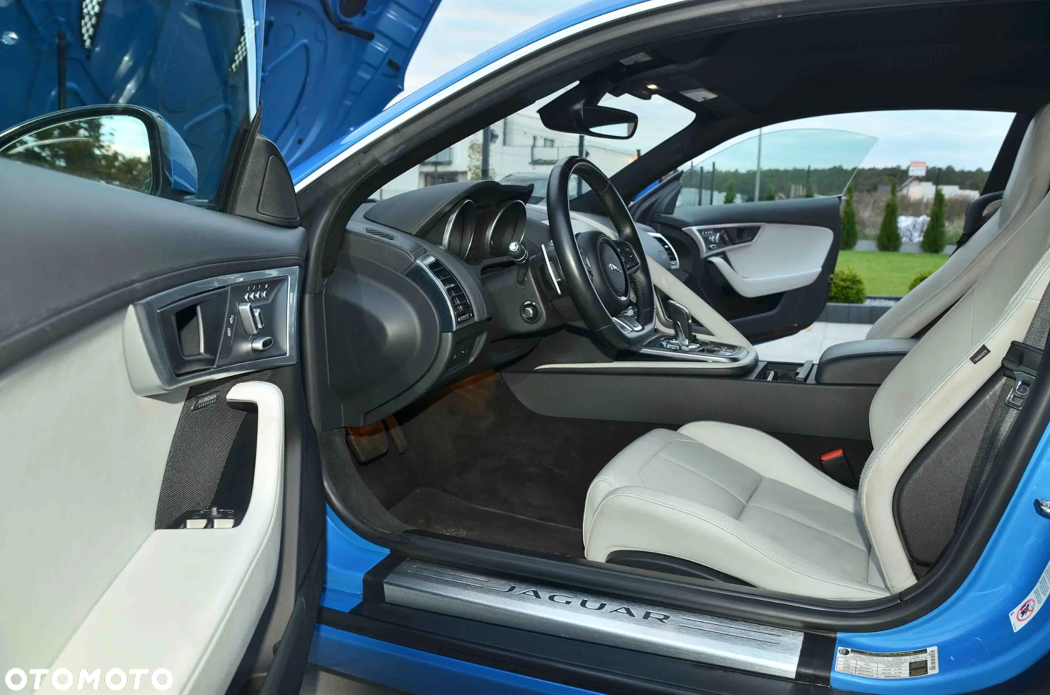 Jaguar F-Type Coupe Chequered Flag - 36