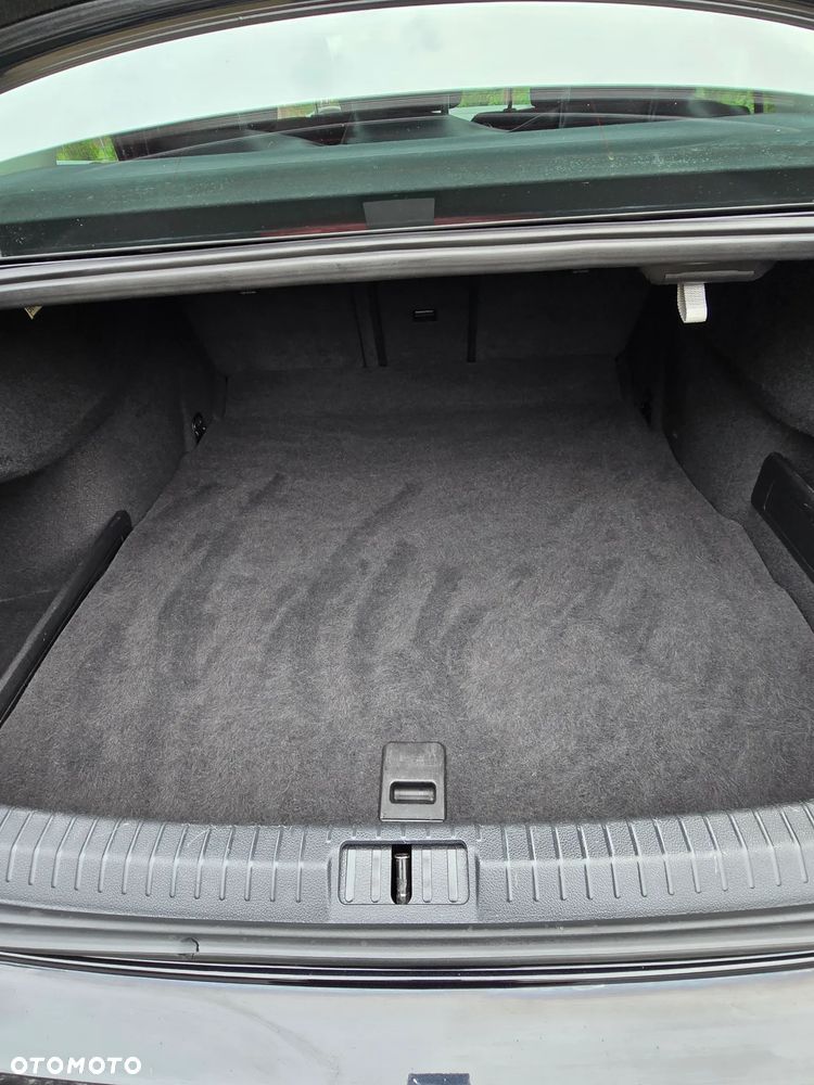 Volkswagen Passat 2.0 TDI SCR Comfortline - 22