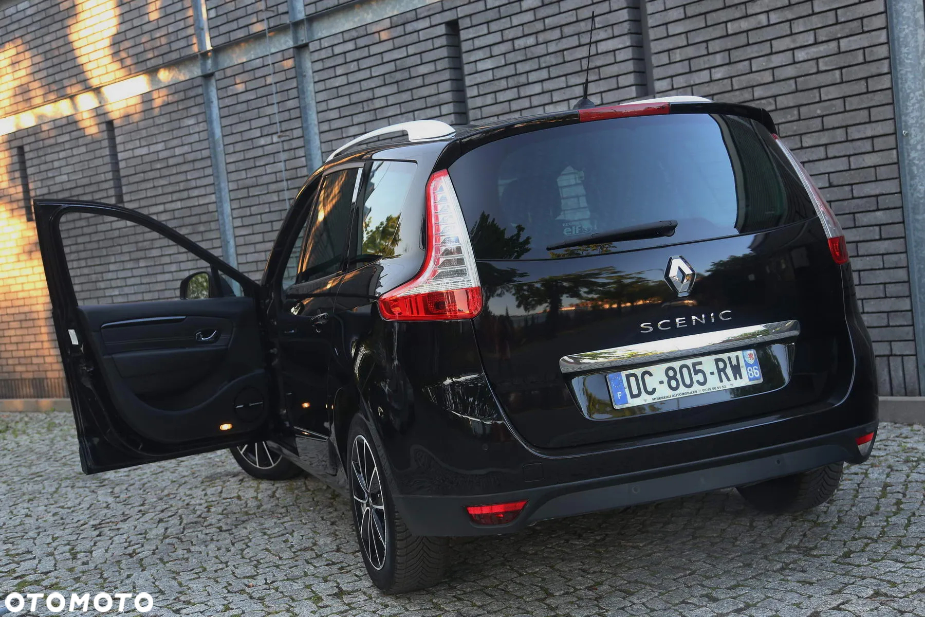 Renault Grand Scenic ENERGY TCe 130 S&S Bose Edition - 2