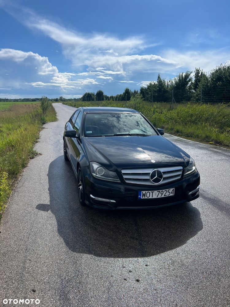 Mercedes-Benz Klasa C 300 CDI BlueEff 4-Matic Avantgarde - 16