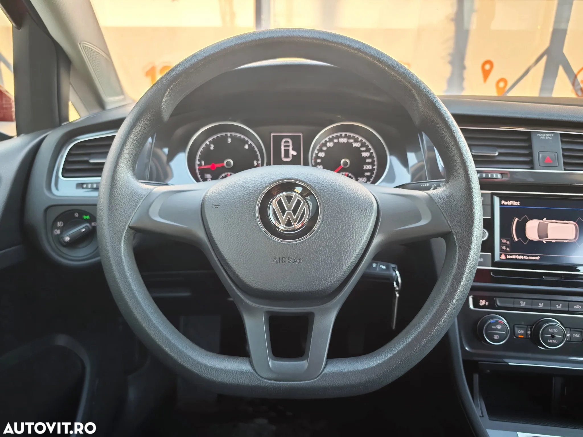 Volkswagen Golf - 15