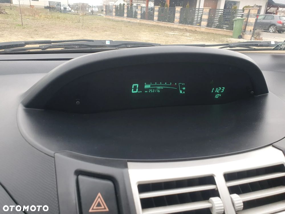 Toyota Yaris - 18