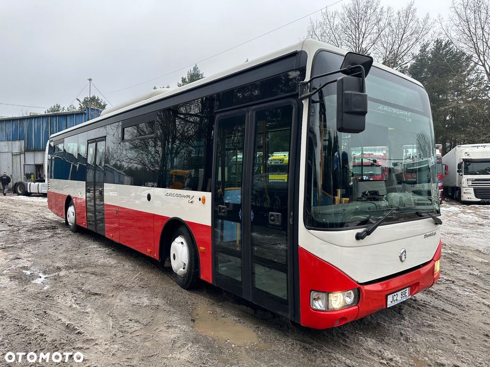 Irisbus CROSSWAY IVECO SFR161 MANUAL RETARDER KLIMA 12m NISKI POKŁAD DO PRZEWOZU OSÓB NIEPEŁNOSPRAWNYCH 39-SIEDZEŃ 57-STOJĄCYCH 560000km OPONY:275/70/22.5-NOWE!!! NAWIEWY PRZYCIEMNIONE SZYBY 2009r ŁADNY - 3