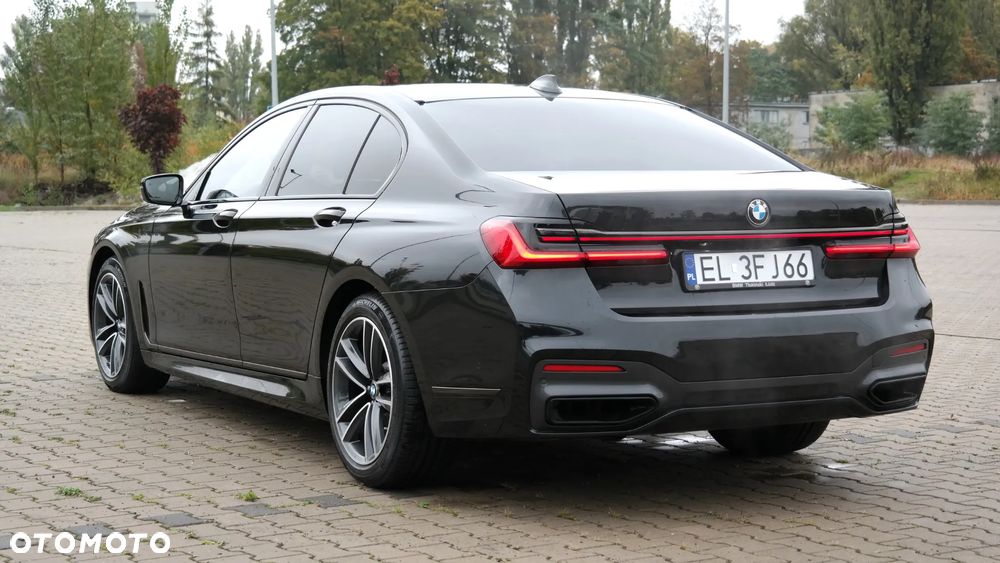 BMW Seria 7 750i xDrive sport - 37