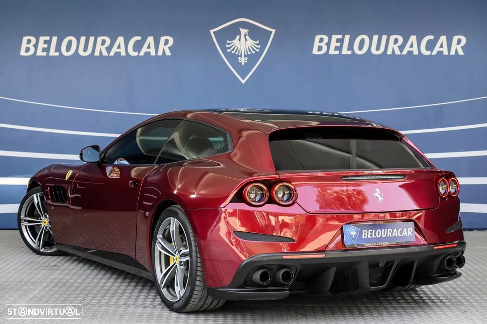 Ferrari GTC4 Lusso - 4