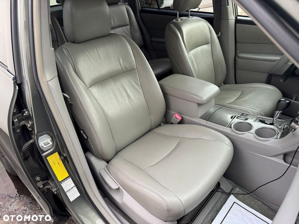 Toyota Highlander - 16