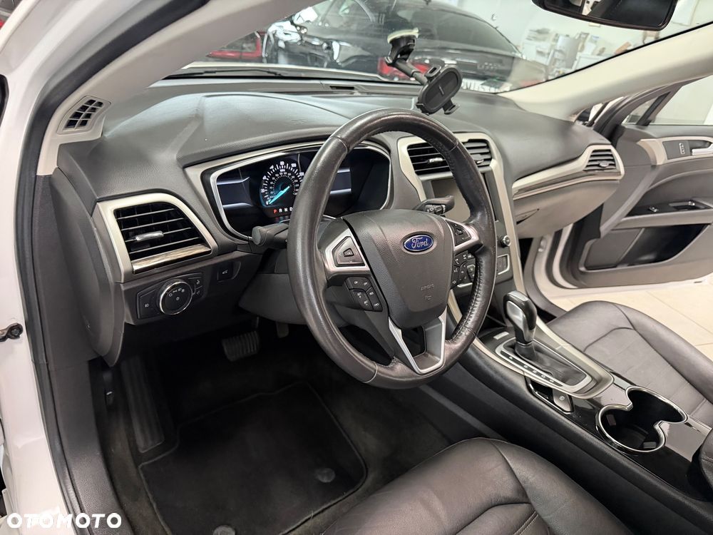 Ford Fusion - 18