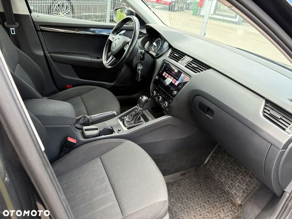 Skoda Octavia 2.0 TDI SCR Style DSG - 25
