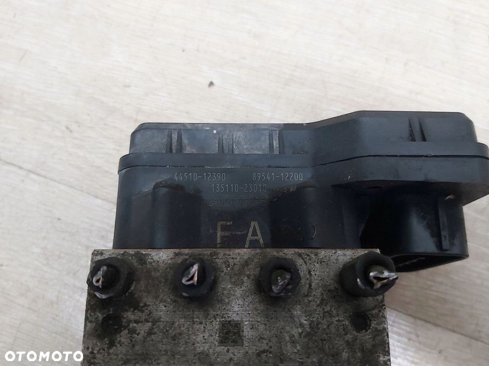 Toyota Corolla E15 pompa ABS sterownik 44510-12390 89541-12200 - 2