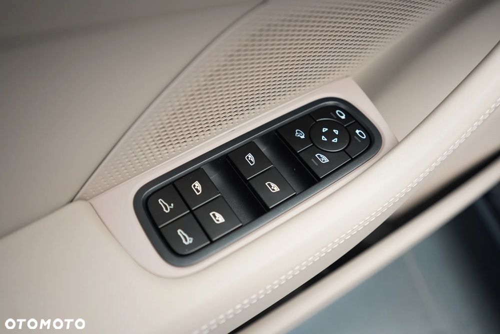 Porsche Panamera - 23