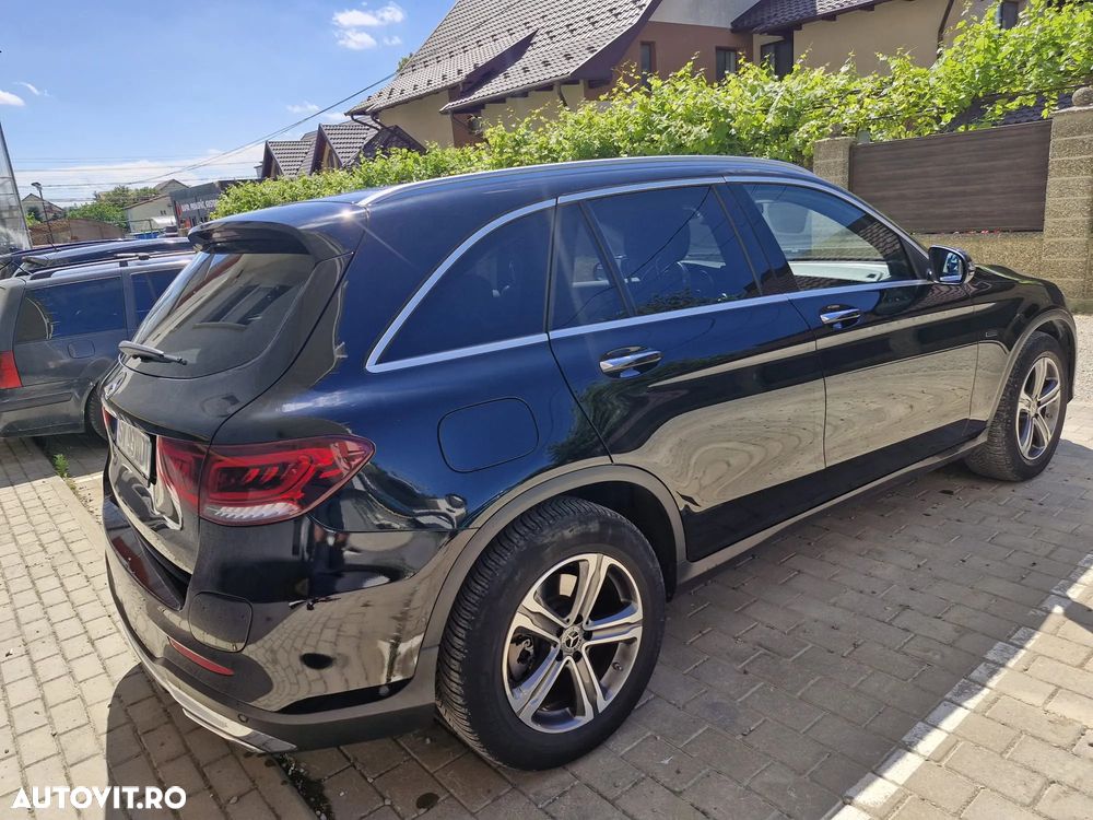 Mercedes-Benz GLC 300 e 4MATIC - 3