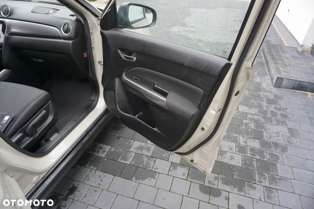 Suzuki Vitara 1.4 Boosterjet Premium 2WD - 17