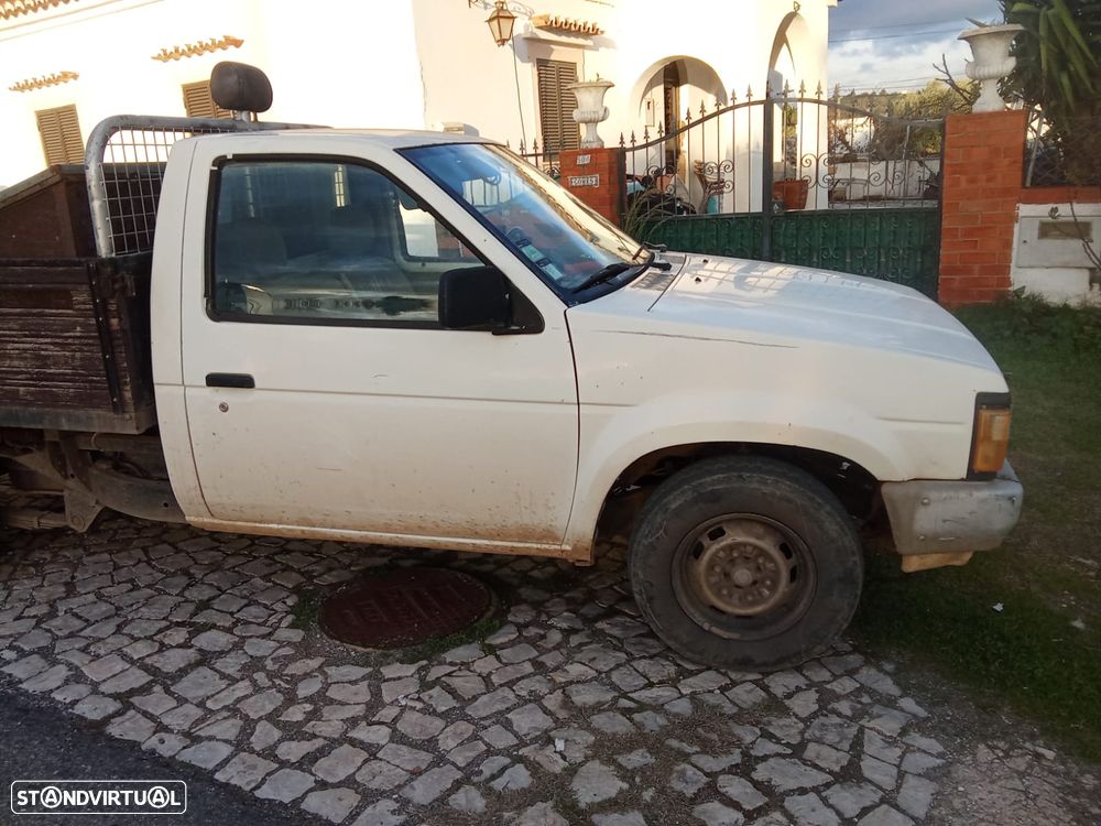 Nissan Pick Up - 4