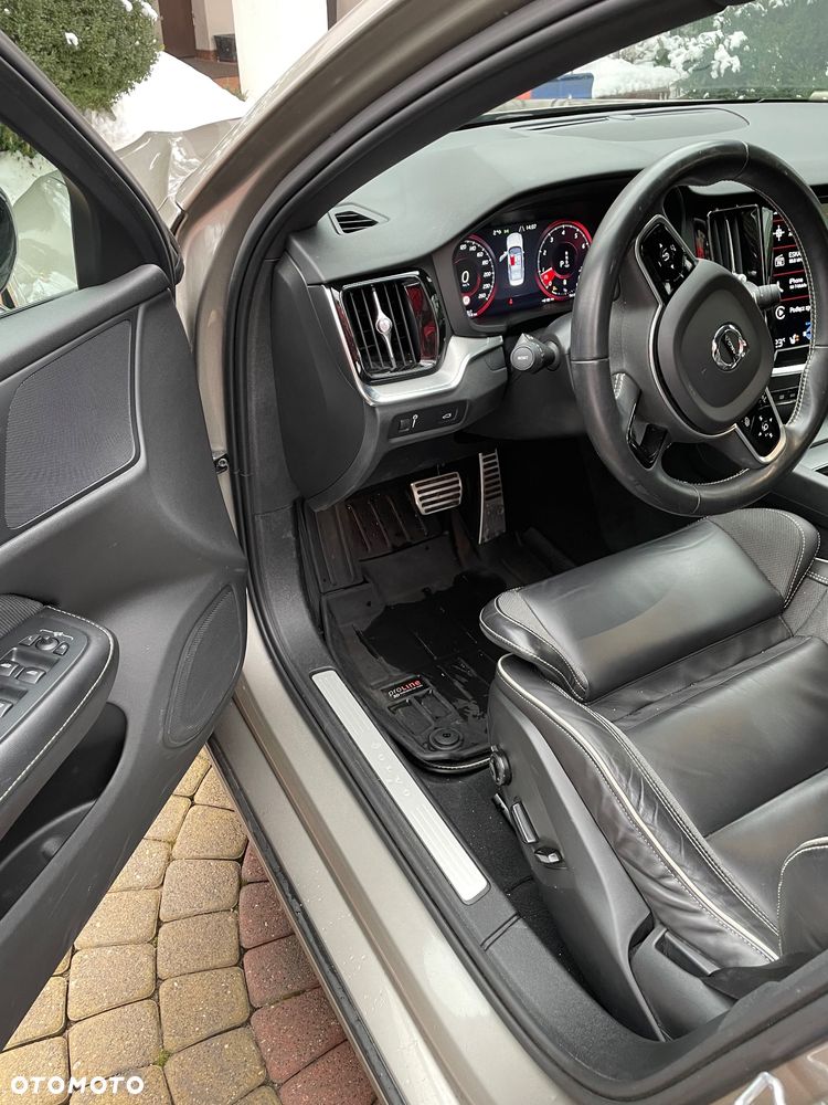 Volvo S60 T4 R-Design - 10