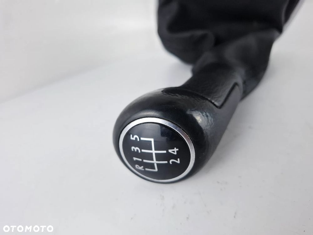 Gałka Mieszek Ramka Lewarka Zmiany Biegów VW Polo 6R 6R0711113D 6R0711456B - 6
