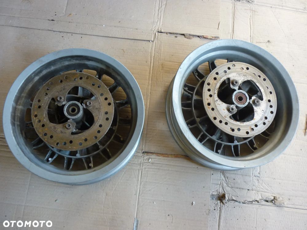 Owiewka widelec klosz osłona licznik felga Aprilia Habana 50 - 19