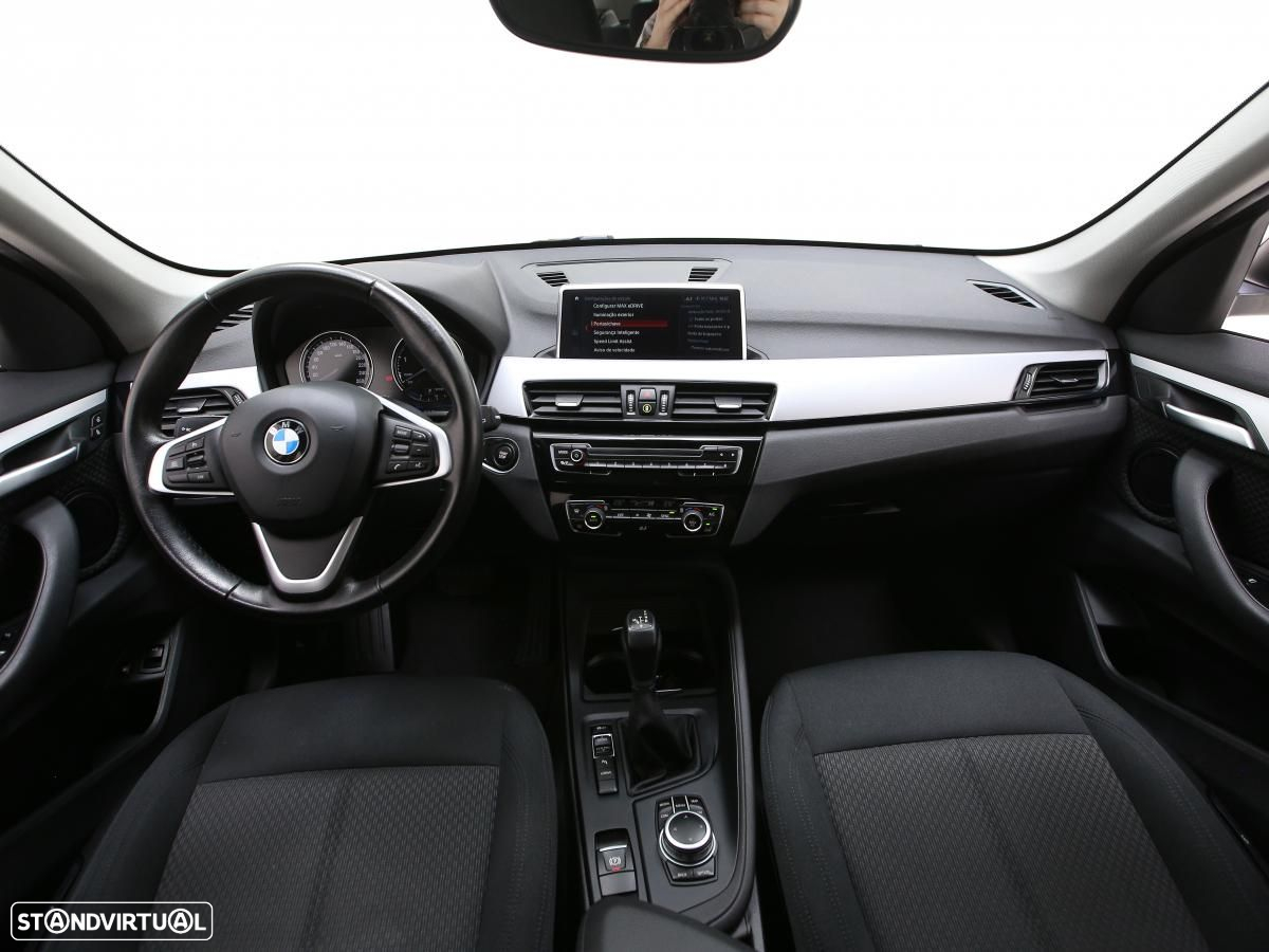 BMW X1 25 e xDrive Corporate Edition - 6