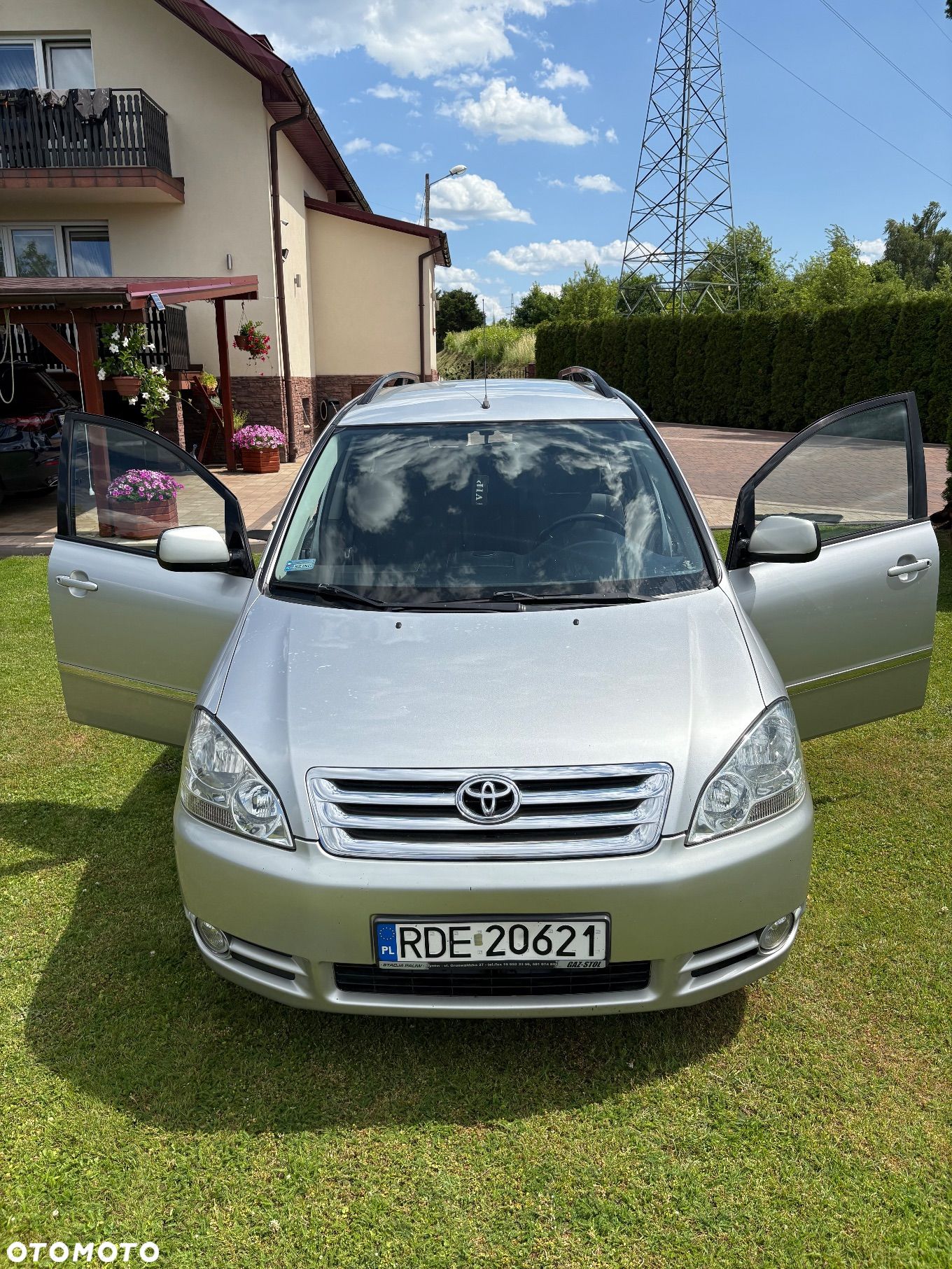 Toyota Avensis Verso 2.0 D-4D - 1