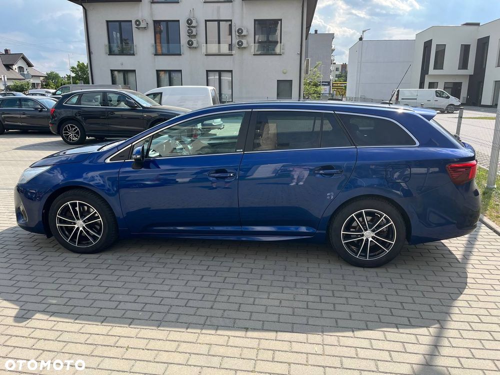 Toyota Avensis 2.0 D-4D Prestige - 2