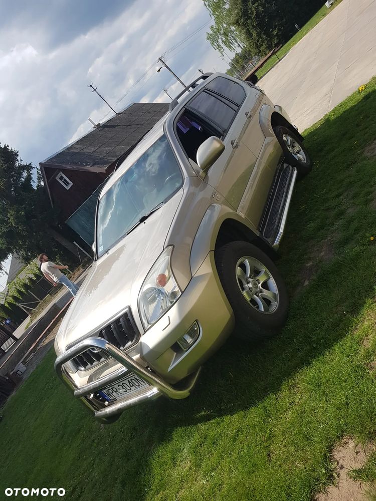 Toyota Land Cruiser - 4