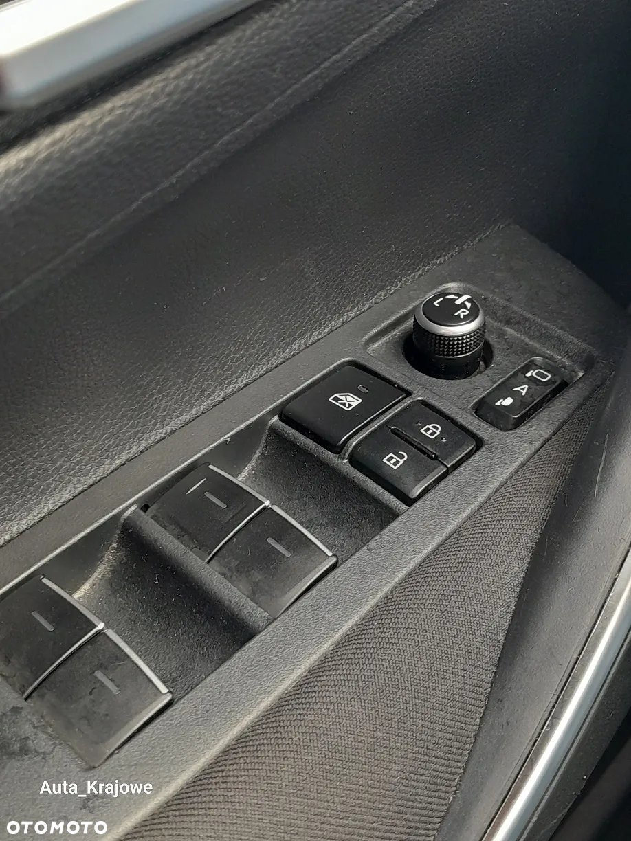 Toyota Corolla 1.8 Hybrid Comfort - 25