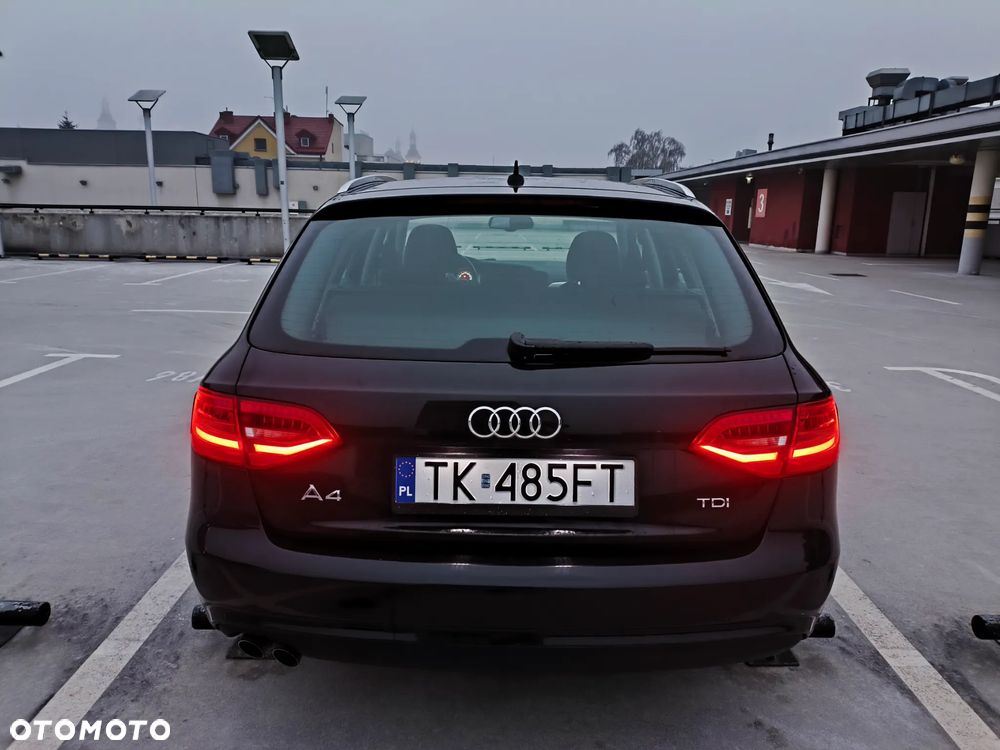 Audi A4 Avant 2.0 TDI DPF Ambiente - 11