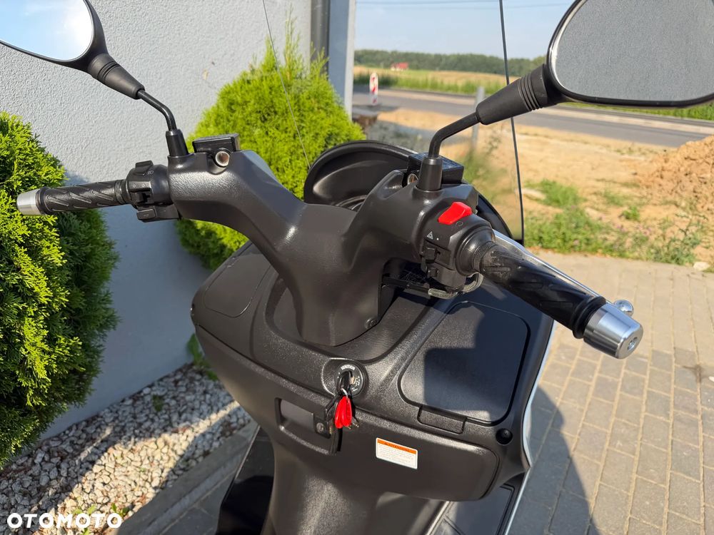 Suzuki Burgman - 22