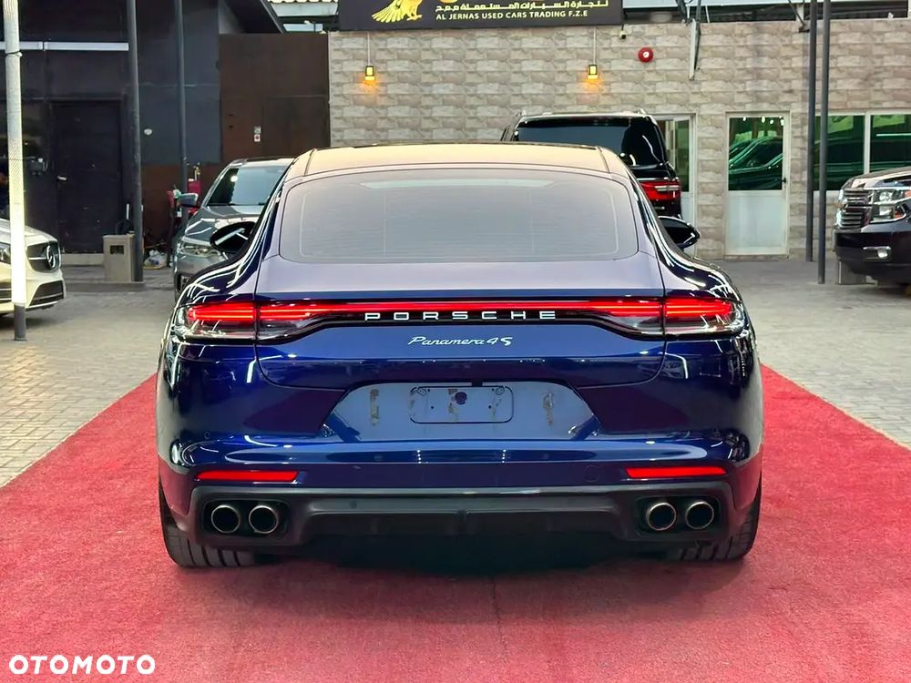 Porsche Panamera 4S - 3