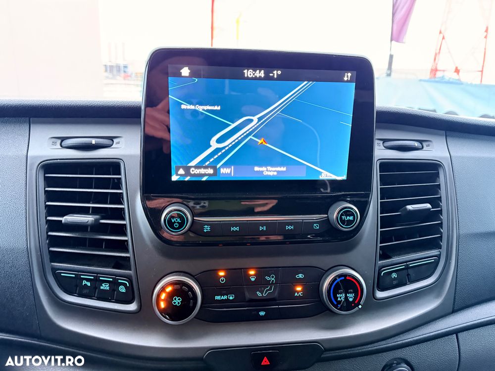 Ford Transit Custom - 11