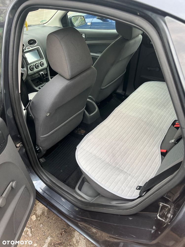Ford Focus 1.6 Trend - 10